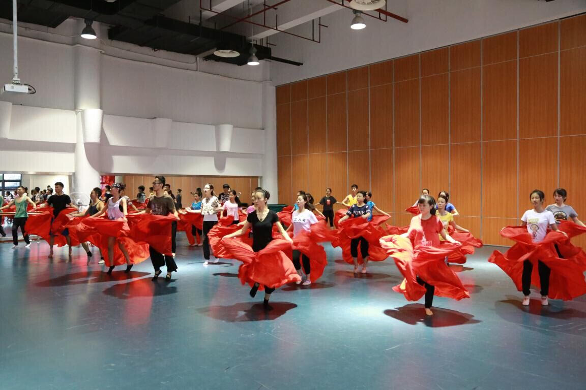图为省残疾人艺术团在广州组织冬季集训