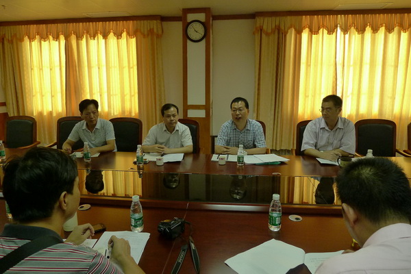 图为座谈会现场