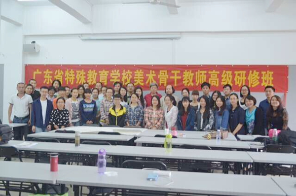图为活动现场