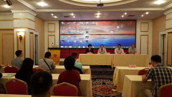 图为省精协林勇强主席作开班讲话