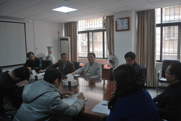 图为民主生活会座谈现场
