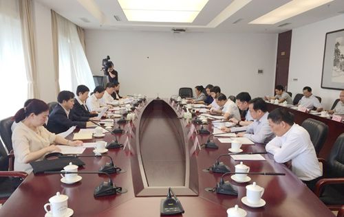 图为督察组与贵州省政府及有关部门座谈