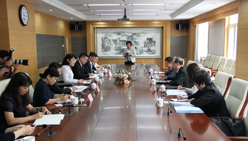 图为会见现场