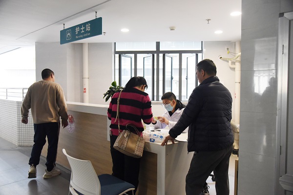 2.家属与医护人员对接服药事宜